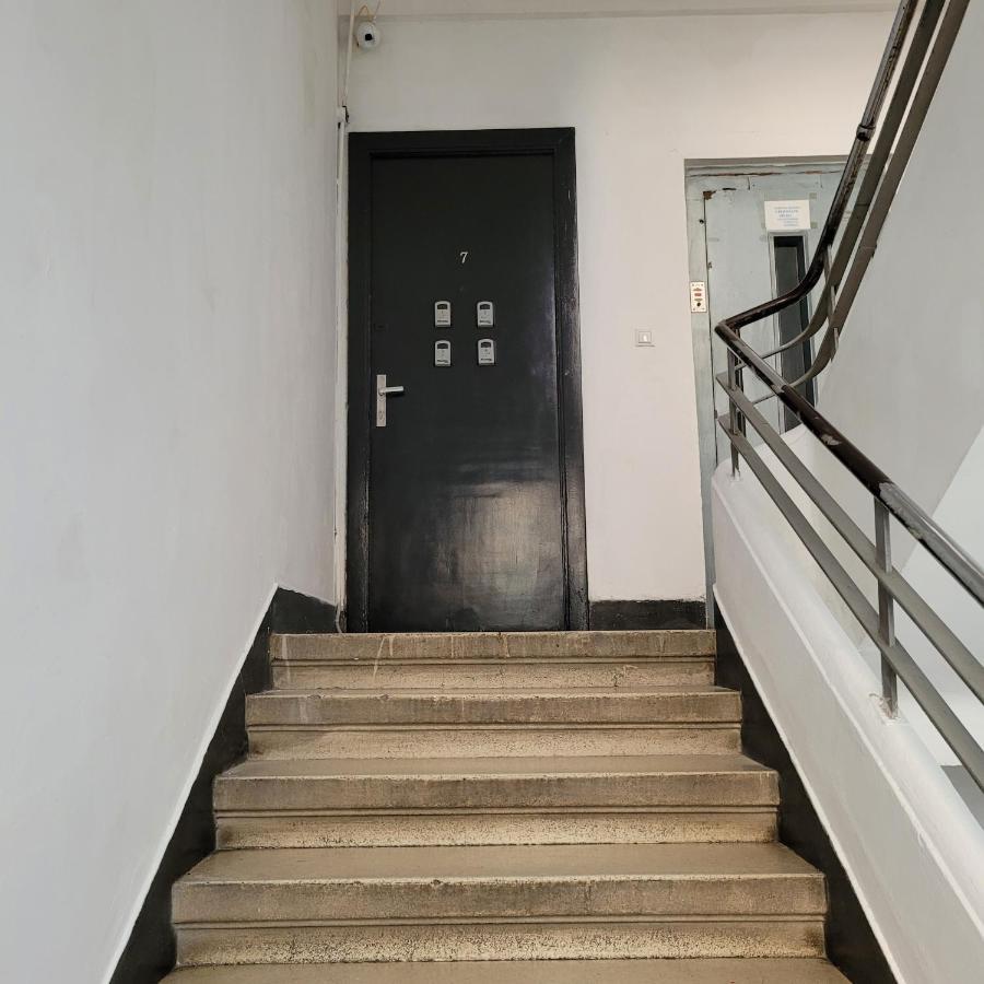 Anastasia Balcescu Apart 4 Self Check In Code From 2Pm Kitchen And Bedroom Βουκουρέστι Εξωτερικό φωτογραφία