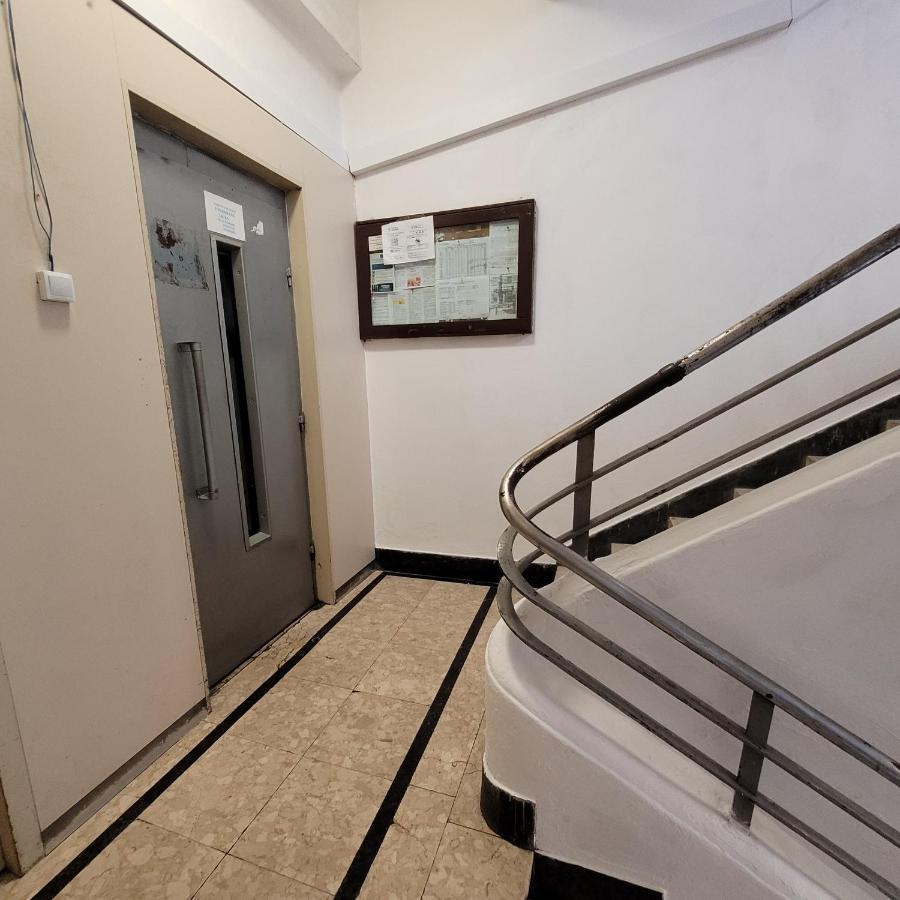 Anastasia Balcescu Apart 4 Self Check In Code From 2Pm Kitchen And Bedroom Βουκουρέστι Εξωτερικό φωτογραφία